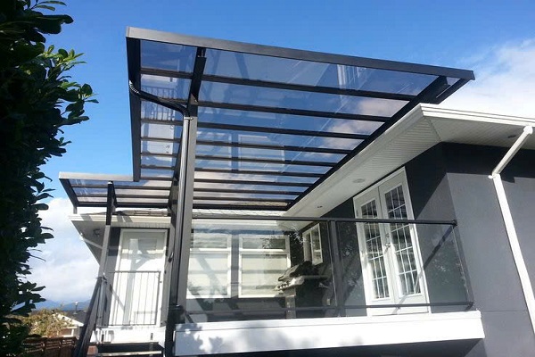 Hình Ảnh Mái Che Bằng Nhựa Polycarbonate Đặc Ruột